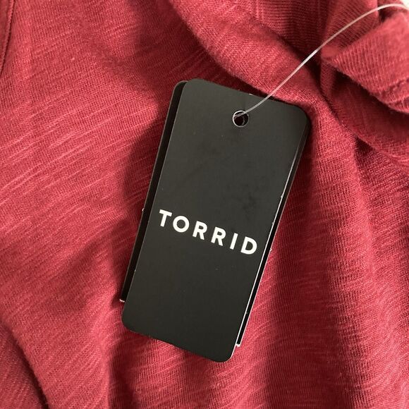 Torrid Womens Plus Red Classic Fit Short Sleeve T-Shirt Size 1X NWT Casual - Picture 10 of 10